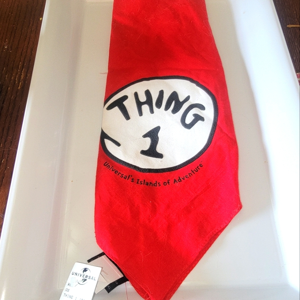 NWT Cat In The Hat Thing 1 Islands of Adventure Dog Bandana - Picture 1 of 4